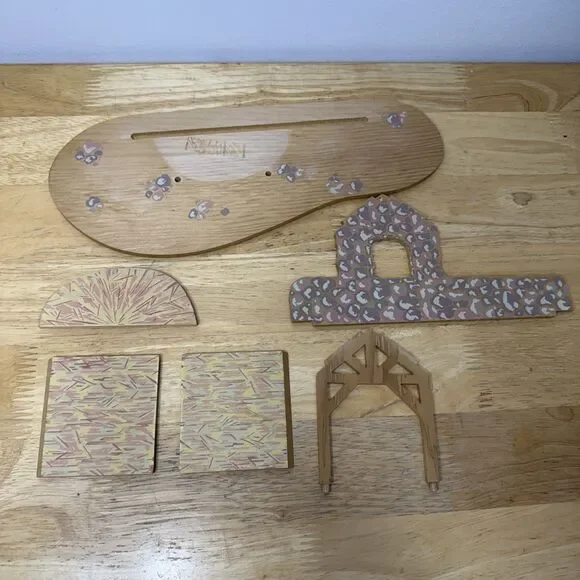 NIB Hallmark Mini Merry Miniatures Nativity Stable - Picture 10 of 12